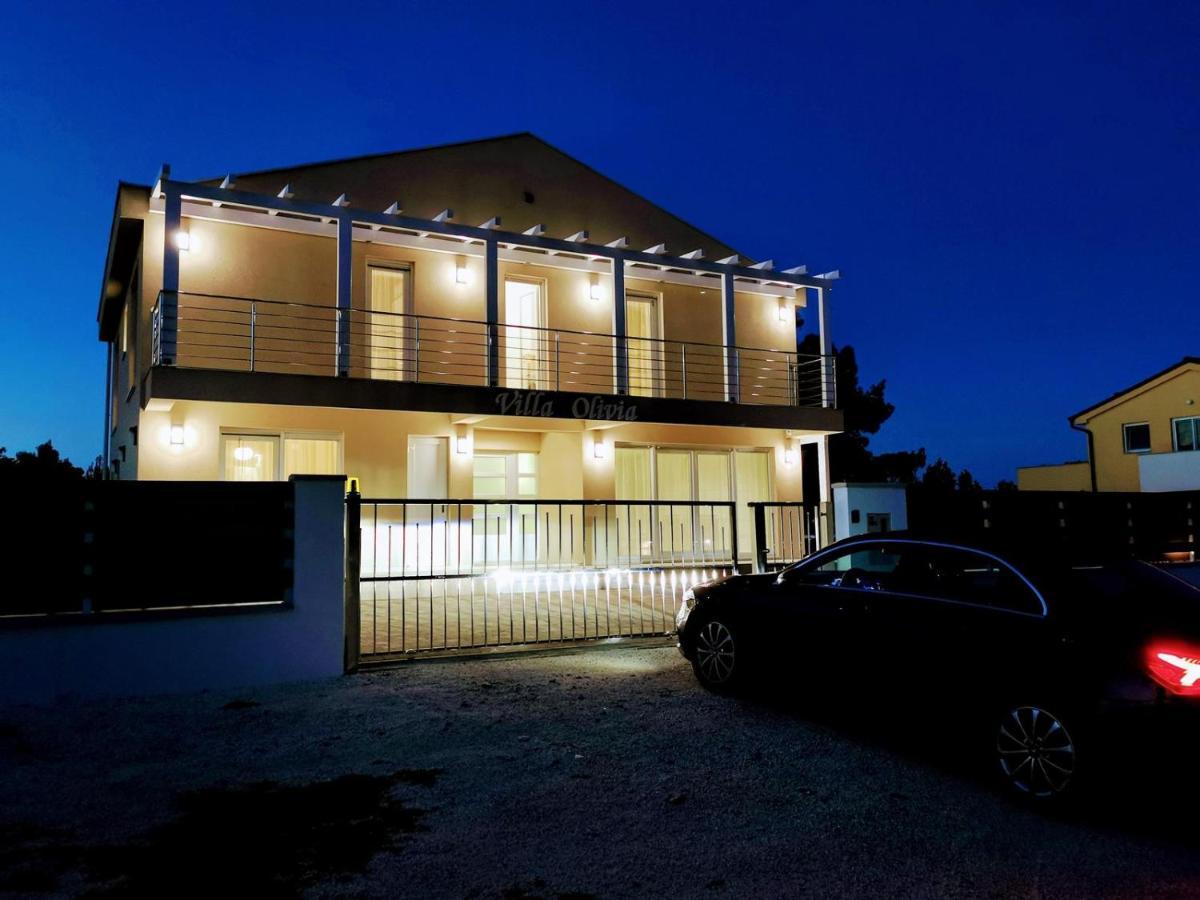 Villa Olivia - New And Modern House With Pool, Souna, Jacuzzi & Playground, Liznjan - Istra Bagian luar foto