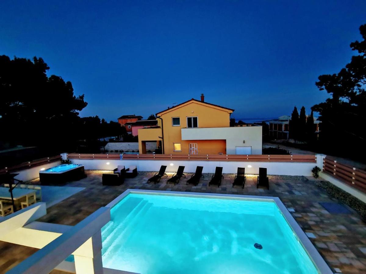 Villa Olivia - New And Modern House With Pool, Souna, Jacuzzi & Playground, Liznjan - Istra Bagian luar foto