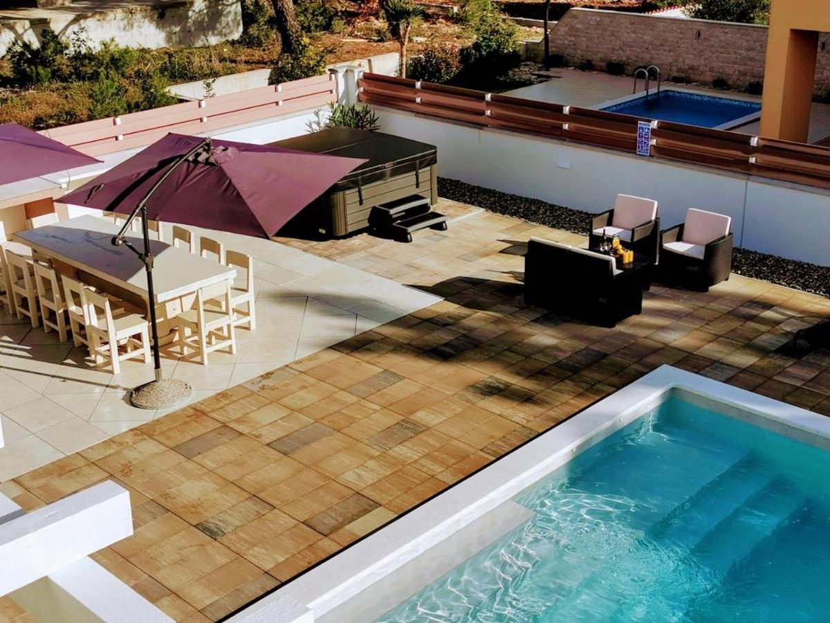 Villa Olivia - New And Modern House With Pool, Souna, Jacuzzi & Playground, Liznjan - Istra Bagian luar foto
