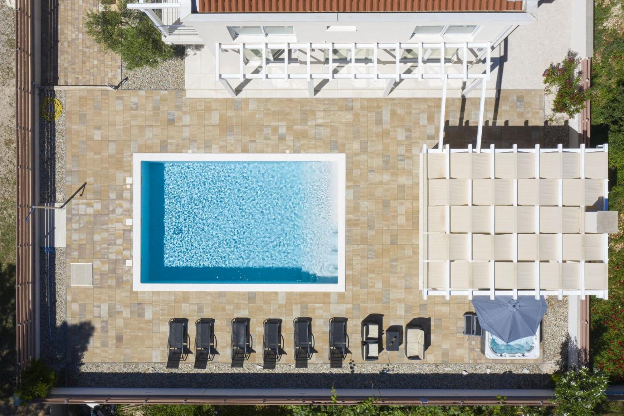 Villa Olivia - New And Modern House With Pool, Souna, Jacuzzi & Playground, Liznjan - Istra Bagian luar foto