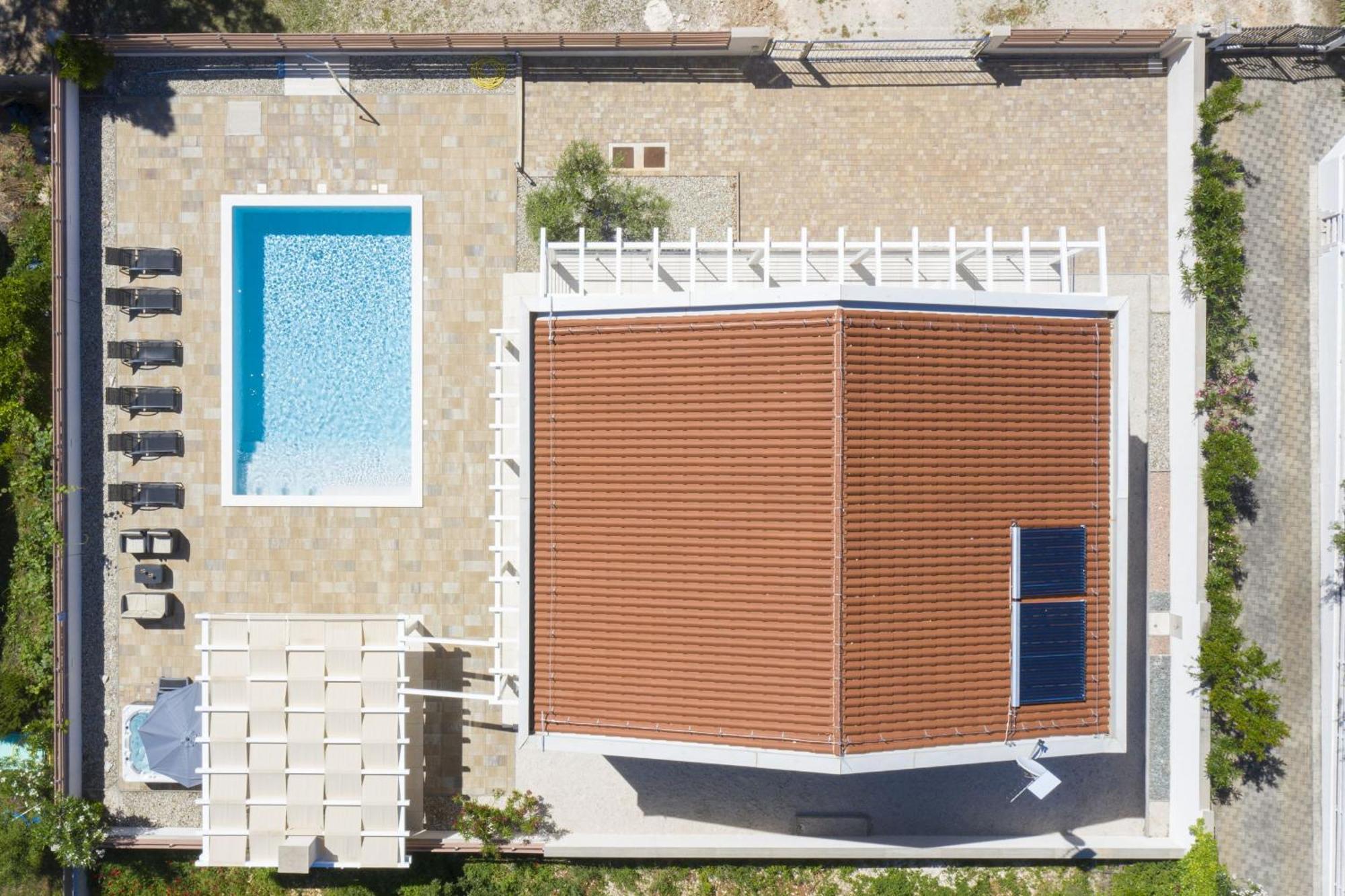 Villa Olivia - New And Modern House With Pool, Souna, Jacuzzi & Playground, Liznjan - Istra Bagian luar foto
