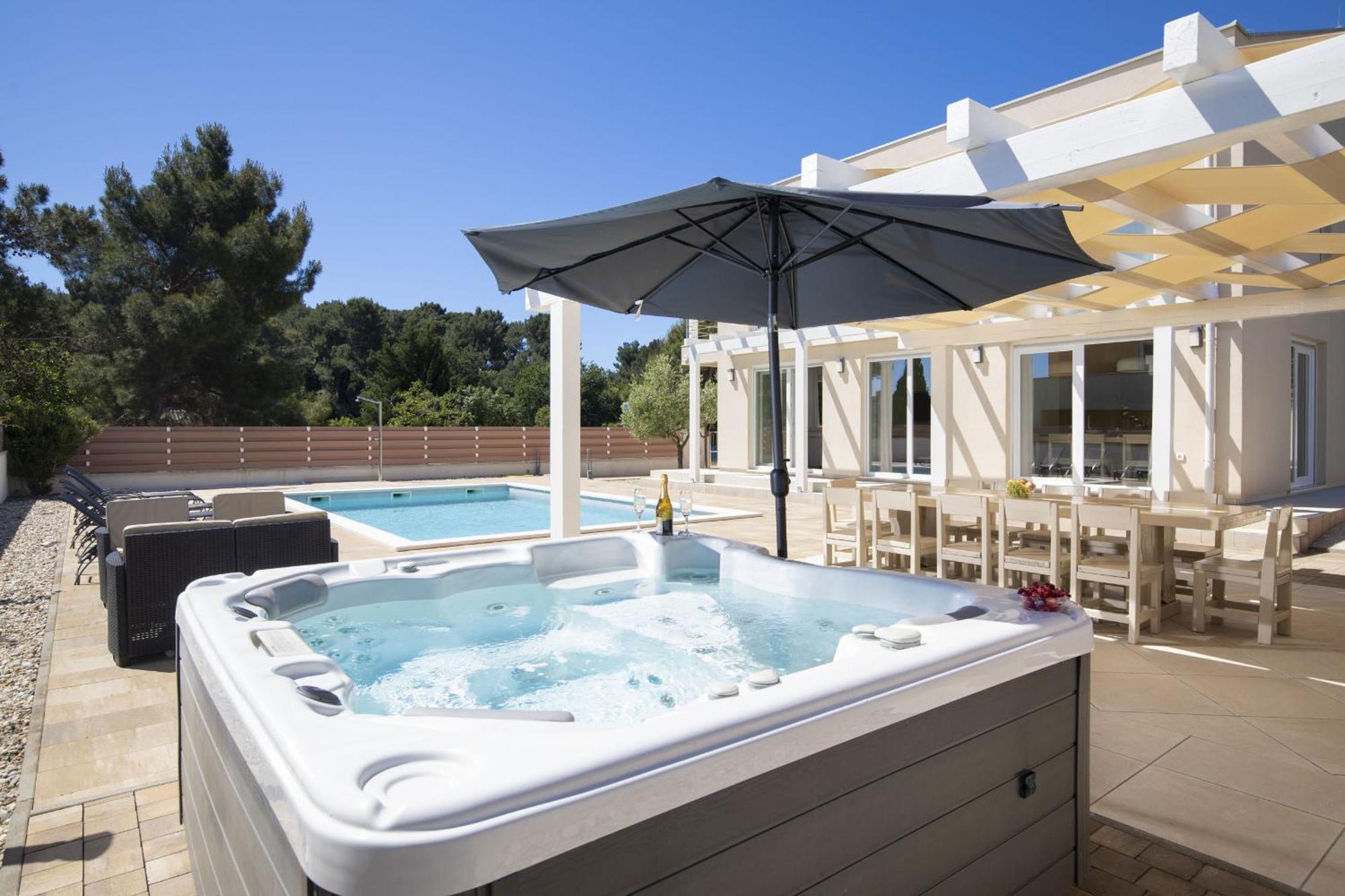 Villa Olivia - New And Modern House With Pool, Souna, Jacuzzi & Playground, Liznjan - Istra Bagian luar foto